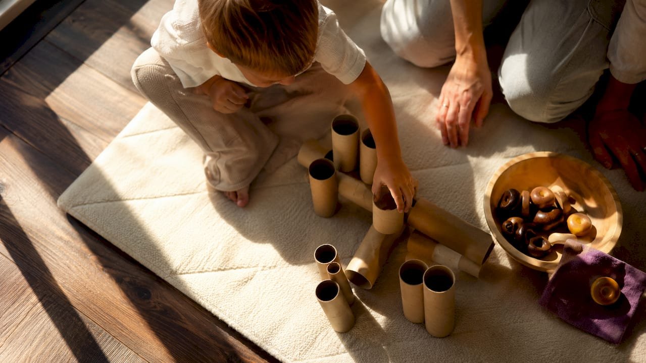 10-Minute Loose Parts Play for UK Toddlers: Toilet-Roll Safety