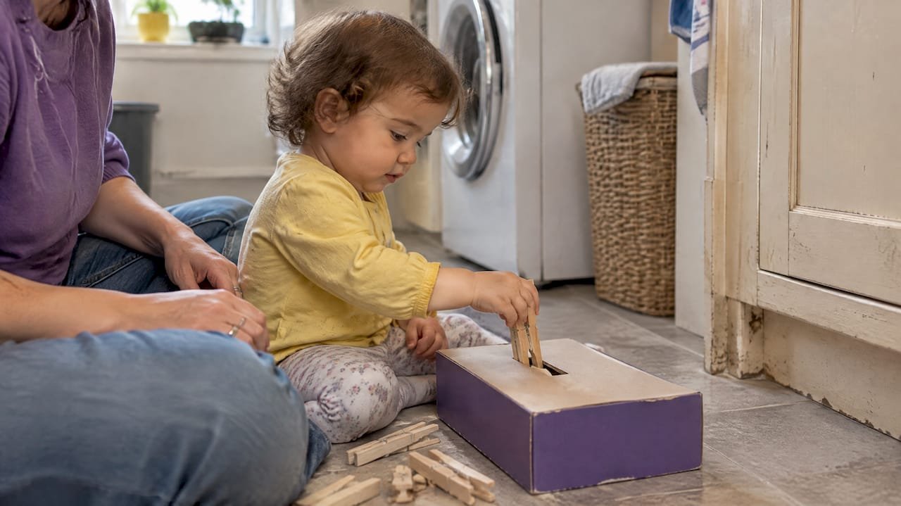 5 Minute Daily Slot Builds Toddlers’ Hand Eye Coordination, EYFS