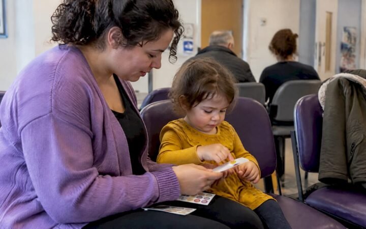One Item, Quieter Waits: UK Toddler Activities for Waiting Rooms